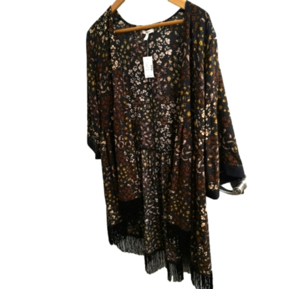 Floral kimono with black fringe, floral pattern womens size M, NWT - Picture 3 of 14